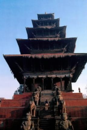 Bhadgaon . Il tempio di Nyatpola.De Agostini Picture Library/G. Sioën Bhadgaon . Il tempio di Nyatpola.De Agostini Picture Library/G. Sioën