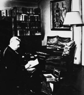 Eugenio Montale. De Agostini Picture Library Eugenio Montale. De Agostini Picture Library