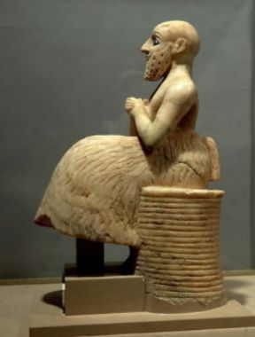Mari. L'Intendente Ebih-il, scultura in alabastro del III millennio a. C. (Parigi, Louvre).De Agostini Picture Library/G. Dagli Orti Mari. L'Intendente Ebih-il, scultura in alabastro del III millennio a. C. (Parigi, Louvre).De Agostini Picture Library/G. Dagli Orti