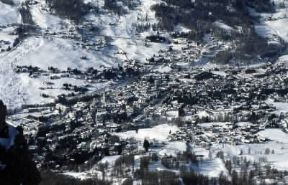 Cortina d'Ampezzo. Veduta invernale dell'abitato.De Agostini Picture Library / M. Bertinetti Cortina d'Ampezzo. Veduta invernale dell'abitato.De Agostini Picture Library / M. Bertinetti