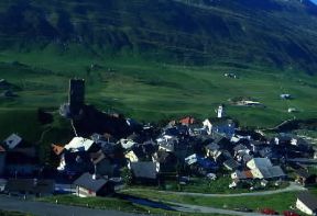 Svizzera. Veduta del Passo della Furka, valico delle Alpi svizzere tra le valli dei fiumi Rodano e Reuss.De Agostini Picture Library/A. Vergani Svizzera. Veduta del Passo della Furka, valico delle Alpi svizzere tra le valli dei fiumi Rodano e Reuss.De Agostini Picture Library/A. Vergani
