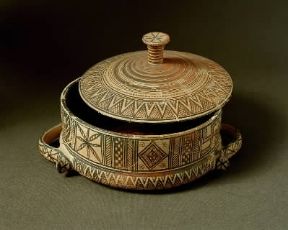 Cinerario . Urna cineraria greca del sec. VII a. C. (Atene, Museo del Ceramico).De Agostini Picture Library/G. Nimatallah