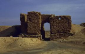 Dura Europos . La porta principale dell'antica città siriana.De Agostini Picture Library/E. Turri Dura Europos . La porta principale dell'antica città siriana.De Agostini Picture Library/E. Turri