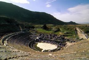 Efeso . Il teatro costruito in età ellenistica, poi rifatto in epoca romana.De Agostini Picture Library/G. Sioën Efeso . Il teatro costruito in età ellenistica, poi rifatto in epoca romana.De Agostini Picture Library/G. Sioën