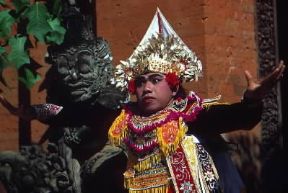 Indonesia . Danzatore di baris. De Agostini Picture Library/M. Bertinetti Indonesia . Danzatore di baris. De Agostini Picture Library/M. Bertinetti