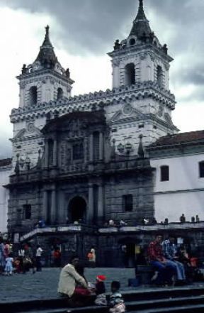 Quito. La facciata della chiesa nel convento di S. Francesco.De Agostini Picture Library/M. Seemuller Quito. La facciata della chiesa nel convento di S. Francesco.De Agostini Picture Library/M. Seemuller