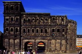 Treviri. La Porta Nigra (sec. III-IV), monumento d'epoca romana, perfettamente conservato.De Agostini Picture Library/N. Cirani
