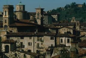 Bergamo. Veduta della città alta.De Agostini Picture Library/G. Berengo Bergamo. Veduta della città alta.De Agostini Picture Library/G. Berengo