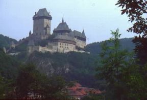Cecoslovacchia. Il castello di Karlstejn, eretto negli anni 1348-65.De Agostini Picture Library/C. Sappa Cecoslovacchia. Il castello di Karlstejn, eretto negli anni 1348-65.De Agostini Picture Library/C. Sappa