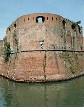 Livorno. Un bastione della Fortezza Vecchia.De Agostini Picture Library/G. Barone Livorno. Un bastione della Fortezza Vecchia.De Agostini Picture Library/G. Barone