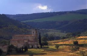 Montalcino. La chiesa romanica dell'abbazia di S. Antimo.De Agostini Picture Library / S. Vannini Montalcino. La chiesa romanica dell'abbazia di S. Antimo.De Agostini Picture Library / S. Vannini