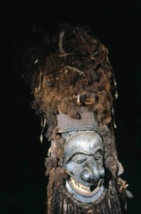 Nuova Caledonia. Maschera tipica, conservata nel Museo di Noumea.De Agostini Picture Library/C. Rives Nuova Caledonia. Maschera tipica, conservata nel Museo di Noumea.De Agostini Picture Library/C. Rives