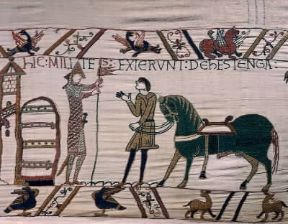 Bayeux . Particolare dell'Arazzo di Bayeux in cui è raffigurato Guglielmo il Conquistatore (a sinistra) che si fa portare il suo cavallo (Bayeux, Musée de la Tapisserie).De Agostini Picture Library/ M. Seemuller Bayeux . Particolare dell'Arazzo di Bayeux in cui è raffigurato Guglielmo il Conquistatore (a sinistra) che si fa portare il suo cavallo (Bayeux, Musée de la Tapisserie).De Agostini Picture Library/ M. Seemuller