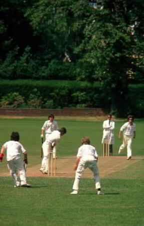 Cricket. Un momento della battuta.De Agostini Picture Library / J. Traylen Cricket. Un momento della battuta.De Agostini Picture Library / J. Traylen