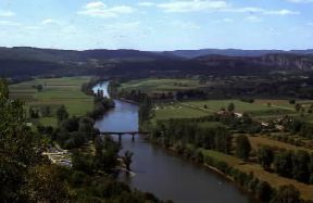 Dordogne . Veduta di un tratto del fiume.De Agostini Picture Library Dordogne . Veduta di un tratto del fiume.De Agostini Picture Library