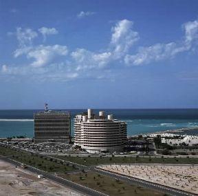 Emirati Arabi Uniti. Moderni edifici nella capitale Abu Dhabi.De Agostini Picture Library/F. Pagni Emirati Arabi Uniti. Moderni edifici nella capitale Abu Dhabi.De Agostini Picture Library/F. Pagni