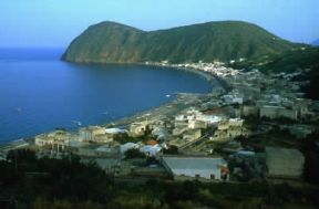 Isole Eolie. Una veduta di Canneto, nell'isola di Lipari.De Agostini Picture Library/M. Leigheb Isole Eolie. Una veduta di Canneto, nell'isola di Lipari.De Agostini Picture Library/M. Leigheb