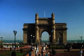 Bombay . La Porta dell'India, simbolicamente eretta di fronte al mare, accanto al porto.De Agostini Picture Library/M. Bertinetti Bombay . La Porta dell'India, simbolicamente eretta di fronte al mare, accanto al porto.De Agostini Picture Library/M. Bertinetti