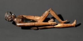 Bambola romana del sec. III a.C., dal sarcofago di Crepereia Tryphena.De Agostini Picture Library / V. Pirozzi