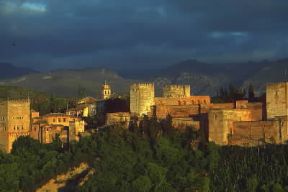 Granada. Veduta dell'Alhambra.De Agostini Picture Library / G. Sioën Granada. Veduta dell'Alhambra.De Agostini Picture Library / G. Sioën