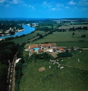 Allier. Un tratto del fiume.De Agostini Picture Library/B. Beaujard Allier. Un tratto del fiume.De Agostini Picture Library/B. Beaujard