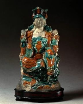 Ming. Scultura rappresentante il bodhisattva Kuan-Yin, in grès invetriato.De Agostini Picture Library / A. De Gregorio Ming. Scultura rappresentante il bodhisattva Kuan-Yin, in grès invetriato.De Agostini Picture Library / A. De Gregorio