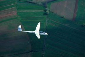 Aliante in volo.De Agostini Picture Library/S. Vannini Aliante in volo.De Agostini Picture Library/S. Vannini