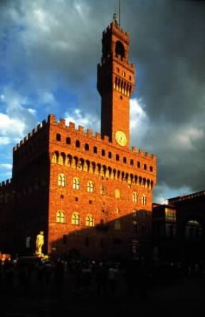 Firenze. Palazzo Vecchio, il cui impianto originario risale al sec. XIII.De Agostini Picture Library/G. Berengo Gardin Firenze. Palazzo Vecchio, il cui impianto originario risale al sec. XIII.De Agostini Picture Library/G. Berengo Gardin