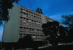Architettura. L'unità di abitazione realizzata da Le Corbusier a Marsiglia.De Agostini Picture Library/F. Giaccone Architettura. L'unità di abitazione realizzata da Le Corbusier a Marsiglia.De Agostini Picture Library/F. Giaccone