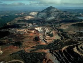 Minas Gerais. Veduta aerea della miniera di ferro di Itabira.De Agostini Picture Library/Pubbli Aer Foto Minas Gerais. Veduta aerea della miniera di ferro di Itabira.De Agostini Picture Library/Pubbli Aer Foto