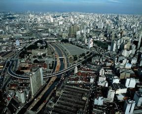 San Paolo. Veduta della città , in particolare del quartiere amministrativo e finanziario.De Agostini Picture Library / Pubbliaerfoto San Paolo. Veduta della città , in particolare del quartiere amministrativo e finanziario.De Agostini Picture Library / Pubbliaerfoto