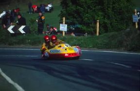 Sport . Gara di sidecar nell'isola di Man.De Agostini Picture Library/G. Wright