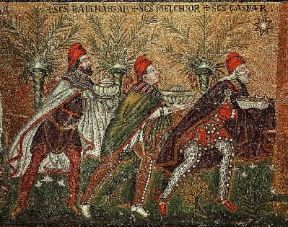 Epifania. I Magi raffigurati nella decorazione musiva di S. Apollinare Nuovo a Ravenna.De Agostini Picture Library/G. Dagli Orti