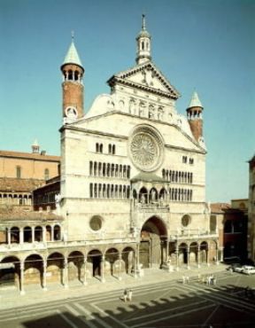 Italia . La facciata romanica del duomo di Cremona.De Agostini Picture Library Italia . La facciata romanica del duomo di Cremona.De Agostini Picture Library