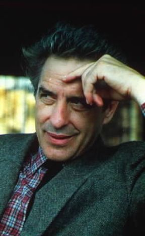 John Cassavetes in un fotogramma del film La Tempesta (1982).De Agostini Picture Library John Cassavetes in un fotogramma del film La Tempesta (1982).De Agostini Picture Library