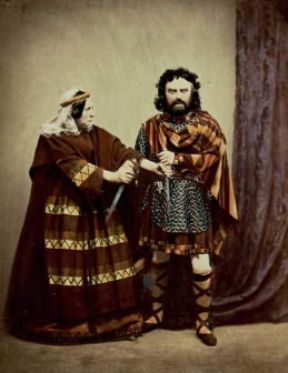 Macbeth. Charles Kean nel ruolo di Macbeth e la moglie in quello di Lady Macbeth (Londra, Victoria and Albert Museum).Londra, Victoria and Albert Museum Macbeth. Charles Kean nel ruolo di Macbeth e la moglie in quello di Lady Macbeth (Londra, Victoria and Albert Museum).Londra, Victoria and Albert Museum