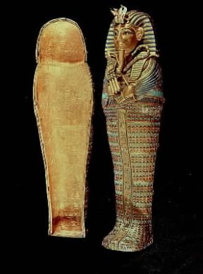 Sarcofago. Canopo che conteneva le viscere di Tutankhamon (Il Cairo, Museo Egizio).De Agostini Picture Library / G. Dagli Orti Sarcofago. Canopo che conteneva le viscere di Tutankhamon (Il Cairo, Museo Egizio).De Agostini Picture Library / G. Dagli Orti
