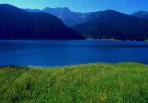 Friuli-Venezia Giulia. Il lago Sauris (Udine).De Agostini Picture Library/ 2 P Friuli-Venezia Giulia. Il lago Sauris (Udine).De Agostini Picture Library/ 2 P