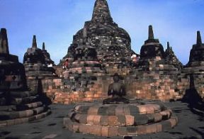 Indonesia . Veduta del tempio di Barabudur.De Agostini Picture Library Indonesia . Veduta del tempio di Barabudur.De Agostini Picture Library