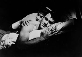 King Vidor. Un fotogramma di uno degli ultimi film Addio alle armi con R. Hudson e J. Jones (1957).De Agostini Picture Library King Vidor. Un fotogramma di uno degli ultimi film Addio alle armi con R. Hudson e J. Jones (1957).De Agostini Picture Library
