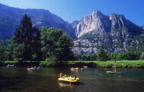 Parco Nazionale . Una veduta del Parco Nazionale di Yosemite (U. S. A.).De Agostini Picture Library/G. Sioën Parco Nazionale . Una veduta del Parco Nazionale di Yosemite (U. S. A.).De Agostini Picture Library/G. Sioën