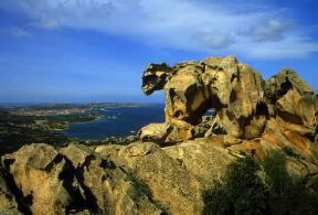 Roccia. La famosa roccia erosa dal vento a Capo d'Orso, nel comune di Palau in Sardegna.De Agostini Picture Library / A. Vergani Roccia. La famosa roccia erosa dal vento a Capo d'Orso, nel comune di Palau in Sardegna.De Agostini Picture Library / A. Vergani