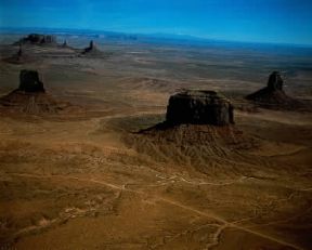 Arizona. Veduta del Monument Valley Tribal Park.De Agostini Picture Library/ Pubbli Aer Foto Arizona. Veduta del Monument Valley Tribal Park.De Agostini Picture Library/ Pubbli Aer Foto