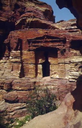 Nabatei. La facciata della Tomba dei Leoni a Petra.De Agostini Picture Library / C. Sappa Nabatei. La facciata della Tomba dei Leoni a Petra.De Agostini Picture Library / C. Sappa