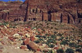 Nabatei . Facciate di tombe rupestri a Petra.De Agostini Picture Library / C. Sappa Nabatei . Facciate di tombe rupestri a Petra.De Agostini Picture Library / C. Sappa