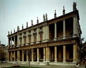 Andrea di Pietro della Gondola detto il Palladio . Il palazzo Chiericati (1551-52) a Vicenza.De Agostini Picture Library/G. Nimatallah Andrea di Pietro della Gondola detto il Palladio . Il palazzo Chiericati (1551-52) a Vicenza.De Agostini Picture Library/G. Nimatallah