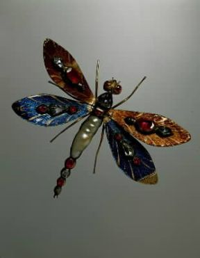 Spilla barocca, a forma di farfalla, in oro, argento e smalti con diamanti, rubini e perle (Firenze, Museo degli Argenti).De Agostini Picture Library/A. Dagli Orti Spilla barocca, a forma di farfalla, in oro, argento e smalti con diamanti, rubini e perle (Firenze, Museo degli Argenti).De Agostini Picture Library/A. Dagli Orti