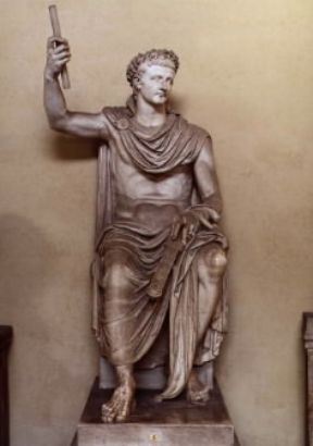 Tiberio. Statua marmorea dell'imperatore romano (Vaticano, Musei).De Agostini Picture Library/G. Nimatallah Tiberio. Statua marmorea dell'imperatore romano (Vaticano, Musei).De Agostini Picture Library/G. Nimatallah