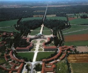 Architettura. Veduta della villa reale di Stupinigi (1729-1735).De Agostini Picture Library/PubbliAerFoto Architettura. Veduta della villa reale di Stupinigi (1729-1735).De Agostini Picture Library/PubbliAerFoto