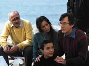 Carlo Lizzani (a destra, nella foto) sul set di Mamma Ebe (1985).De Agostini Picture Library Carlo Lizzani (a destra, nella foto) sul set di Mamma Ebe (1985).De Agostini Picture Library